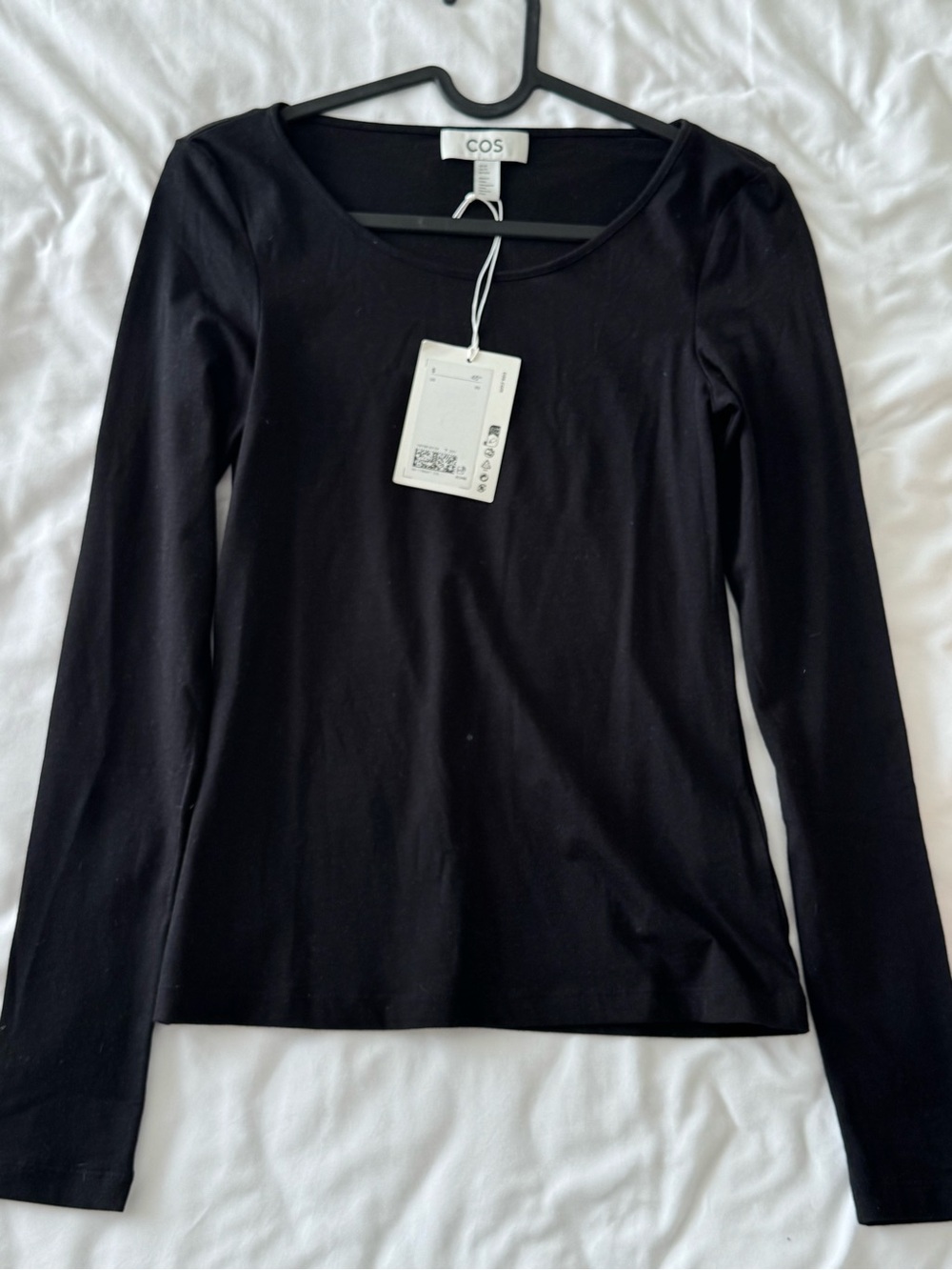 COS BUNDLE Black/white Long-Sleeve Scoop Neck Tee